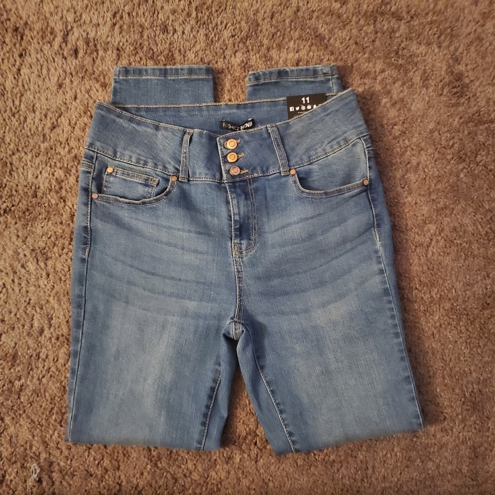 Fashion Nova 3 button skinny jeans